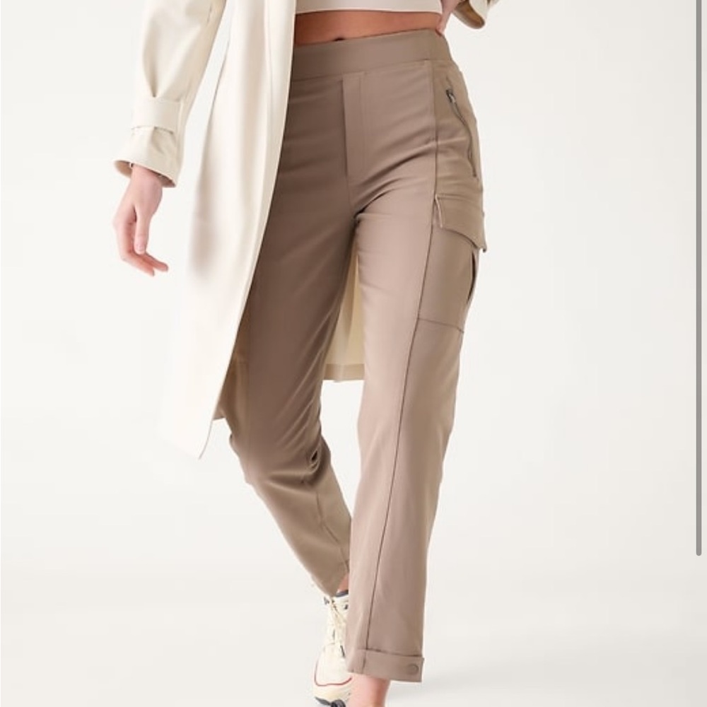 Athleta Endless High Cargo Pant sz 4 petite in Pyrite